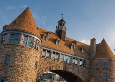 Narragansett Hotels